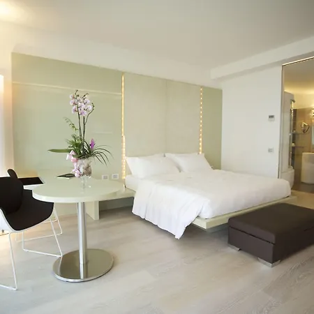 Premier & - Premier Ξενοδοχείο