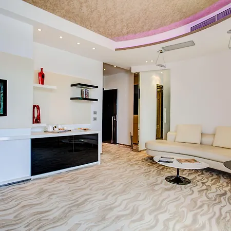 Premier & - Premier 5*