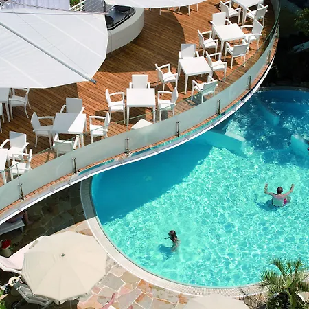 Premier & - Premier Ξενοδοχείο