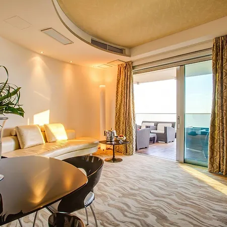 Premier & - Premier Hotel