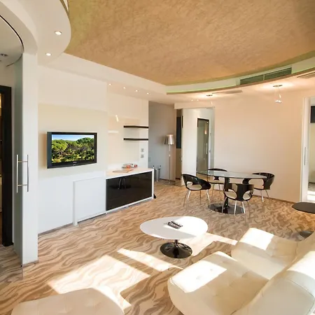 Premier & - Premier Hotel 5*