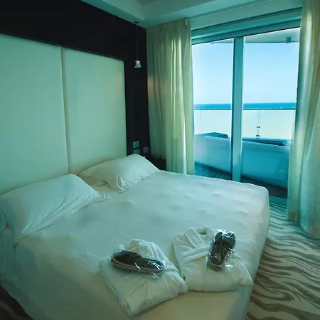 Premier & - Premier Ξενοδοχείο