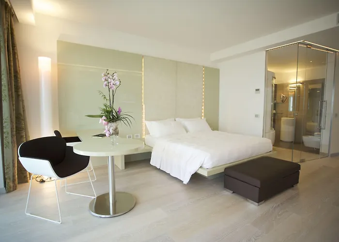 Premier & - Premier Hotel