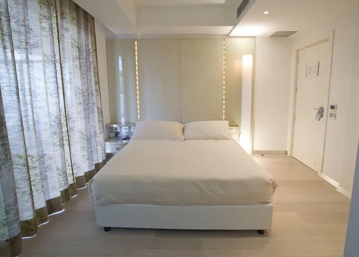 Premier & - Premier מלון 5*