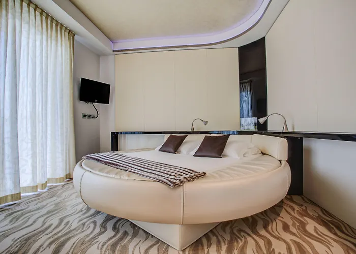 Premier & - Premier מלון 5*