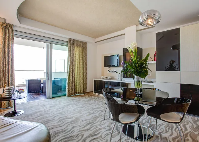 Premier & - Premier Hotel